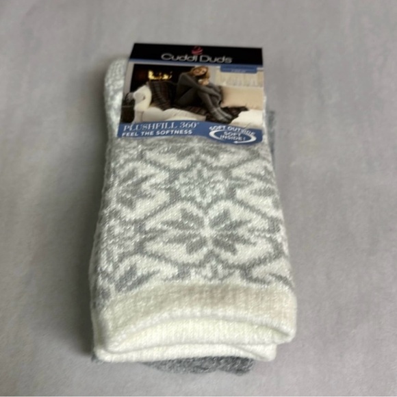 New Cuddl Duds Socks Women’s 2 Pack Light Gray Soft Leg Layering Crew Casual - Picture 2 of 15